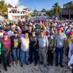 Más de 2 mil personas acompañan a Estefanía Mercado en mega brigada de limpieza de playas para hacer frente al sargazo