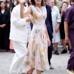 La reina Letizia reafirma el poder de la moda española con un elegante vestido