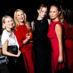 Naomi Watts y Kai Schreiber conquistan la celebración de Michael Kors con looks coordinados