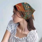 El pañuelo regresa con fuerza: 7 estilos que dominarán la moda en 2026