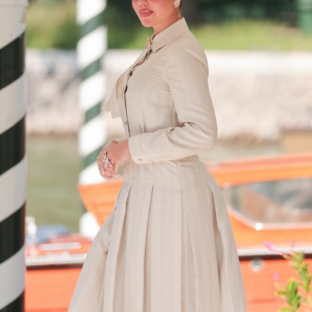 Georgina Rodríguez conquista Venecia con un elegante look en tono marfil